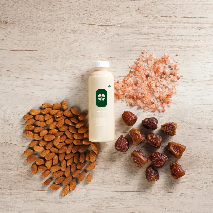 Almond Milk Original bersama bahan-bahannya